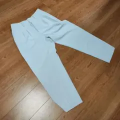 ドレープリラックステーパードアンクルパンツ