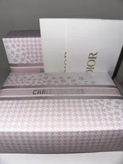 DIOR 箱　2個セット　ラッピングペーパー入り