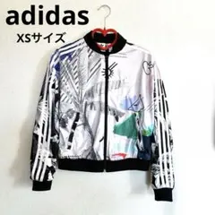 adidas グラフィックジャケット マルチカラー XS