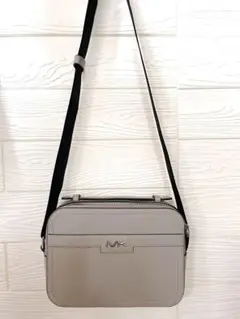 【現在オークション中】MICHAEL KORS マイケルコース　ショルダーバッグ