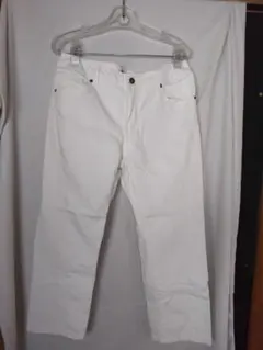 ホワイト クロップドパンツのサムネイル