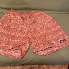 Patagonia ショートパンツ 総柄 レッド Mサイズのサムネイル