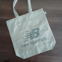 New Balance トートバッグ ベージュのサムネイル