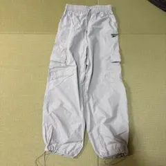 リーボック　ナイロンパンツ　カーゴパンツ　薄手　シャカシャカ