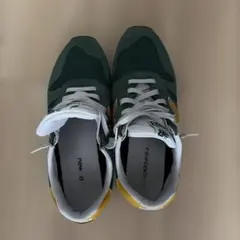 ニューバランススニーカー