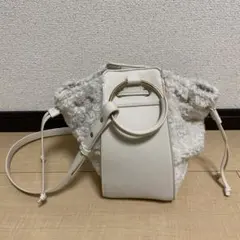 【Noela】ホワイトファーショルダーバッグ、ハンドバッグのサムネイル