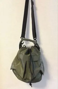 オリーブグリーン＊ナイロン製ショルダーバッグ