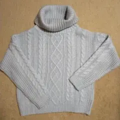 （新品美品）oneway ケーブル網み　タートルニットセーター　ライトグレーМ