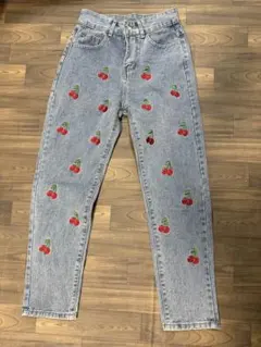 チェリー刺繍デニムパンツ