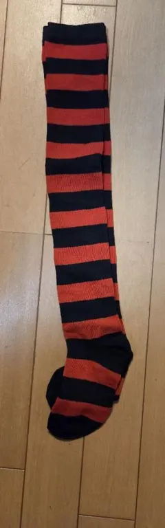 ボーダー柄 ニーハイソックス 黒×赤のサムネイル