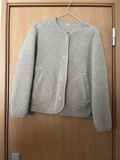 ベージュ フリースジャケット