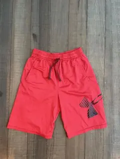 Under Armour レッド ハーフパンツ YXL