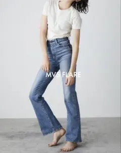 MOUSSY マウジー フレアデニムパンツ ライトブルー　25のサムネイル