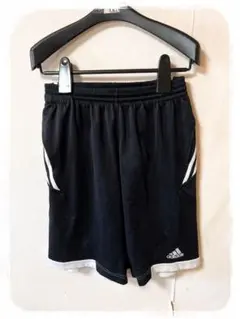 adidas ショートパンツ