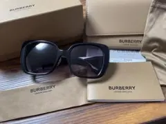 新品未使用 BURBERRY サングラス ブラックのサムネイル
