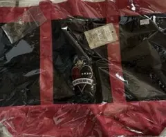 ツイステトートバッグ　ハーツラビュル寮　新品　チャーム付き