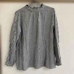 and it　ストライプ後ろボタンブラウスのサムネイル