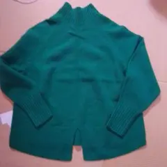 緑のハイネックニットセーター M 新品タグ付き