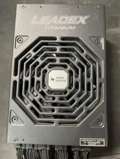 SUPERFLOWER LEADEX TITANIUM 1600W 80plus