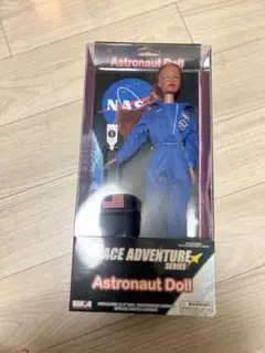 ケネディ宇宙センター　バービー風　人形　宇宙飛行士