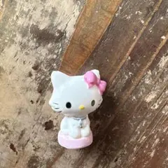 レトロ　ハローキティ フィギュア