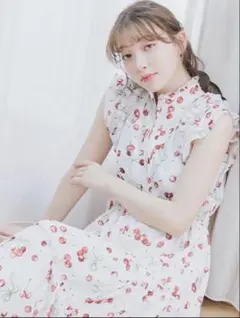 LILLIAN CARAT バリエーションプリントティアードワンピース チェリー リリアンカラット バリエーションプリント ティアードワンピース