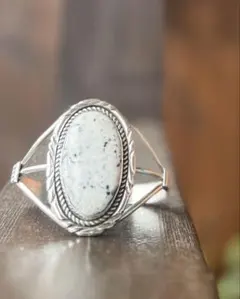 2025年最新】ホワイトバッファロー バングルの人気アイテム - メルカリ