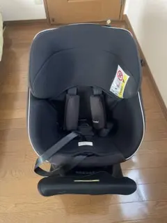 Combi 回転式チャイルドシート ブラック