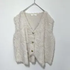 M186 Alicedudu ファーベスト　Vネック　ボタン　ホワイト　白　Ｌ