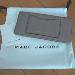 【超美品】MARC JACOBS マークジェイコブス　長財布　二つ折り　レザー