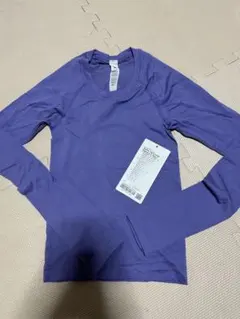 ルルレモン Tシャツ