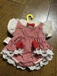 メルちゃん 赤と白のチェック柄ドレス