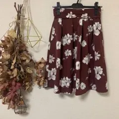 花柄スカート　清楚系スカート　赤　ハイウエストのサムネイル
