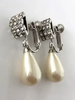 パール調 イヤリング ラインストーン 揺れるデザイン 上品 ヴィンテージ