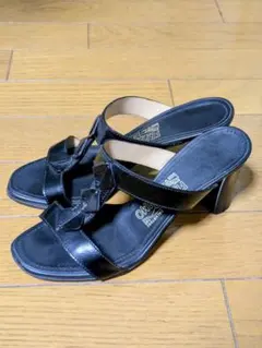 Ferragamoフェラガモオープントゥサンダル黒 5 1/2 (23くらい)
