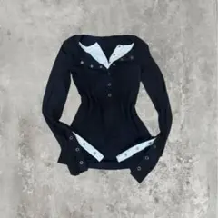 y2k グランジ フィット感のある黒の長袖シャツ