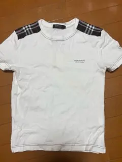 BURBERRY BLACK LABEL白の半袖Tシャツです✨