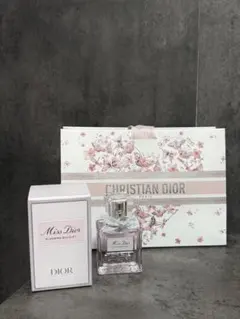 Dior 香水　ブルーミングブーケ ギフトボックス付き