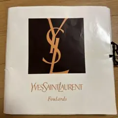 Yves Saint Laurent スカーフ クイーンエリザベス2世