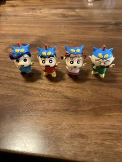 クレヨンしんちゃん みんなでおそろい！マスコット　4種
