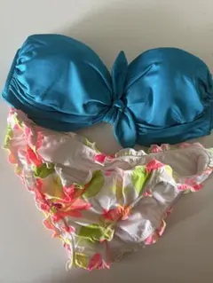 Victorias Secret フリル付き花柄ビキニ