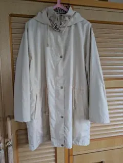 アイボリー フード付きジャケット