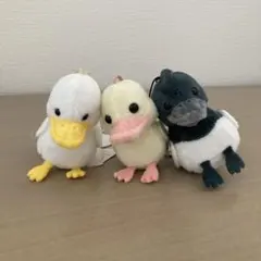 AMUSE ぺたぺたアヒル隊 ぬいぐるみマスコット 3種セット