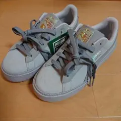 PUMA グレー スエード スニーカー