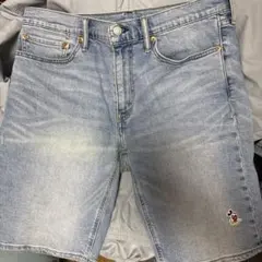 Levi's ミッキーマウス刺繍 ショートパンツ