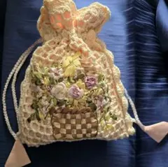花柄刺繍 かぎ針編み巾着 ピンクの、裏地付き