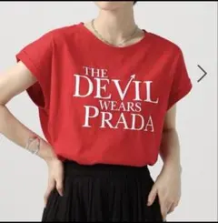【新品未使用】プラダを着た悪魔　ロゴTシャツ　フレンチスリーブ BAYFLOWのサムネイル
