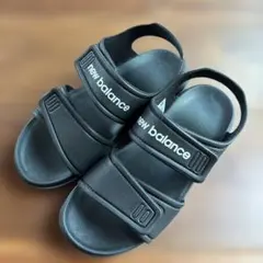 ニューバランス　サンダル　ブラック　20cm