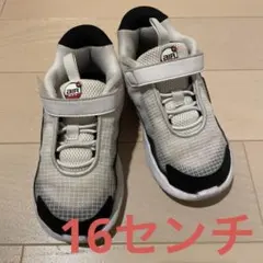 ナイキ　NOVA 赤黒