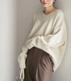 2026年最新】YAK ワイドvネックニットの人気アイテム - メルカリ